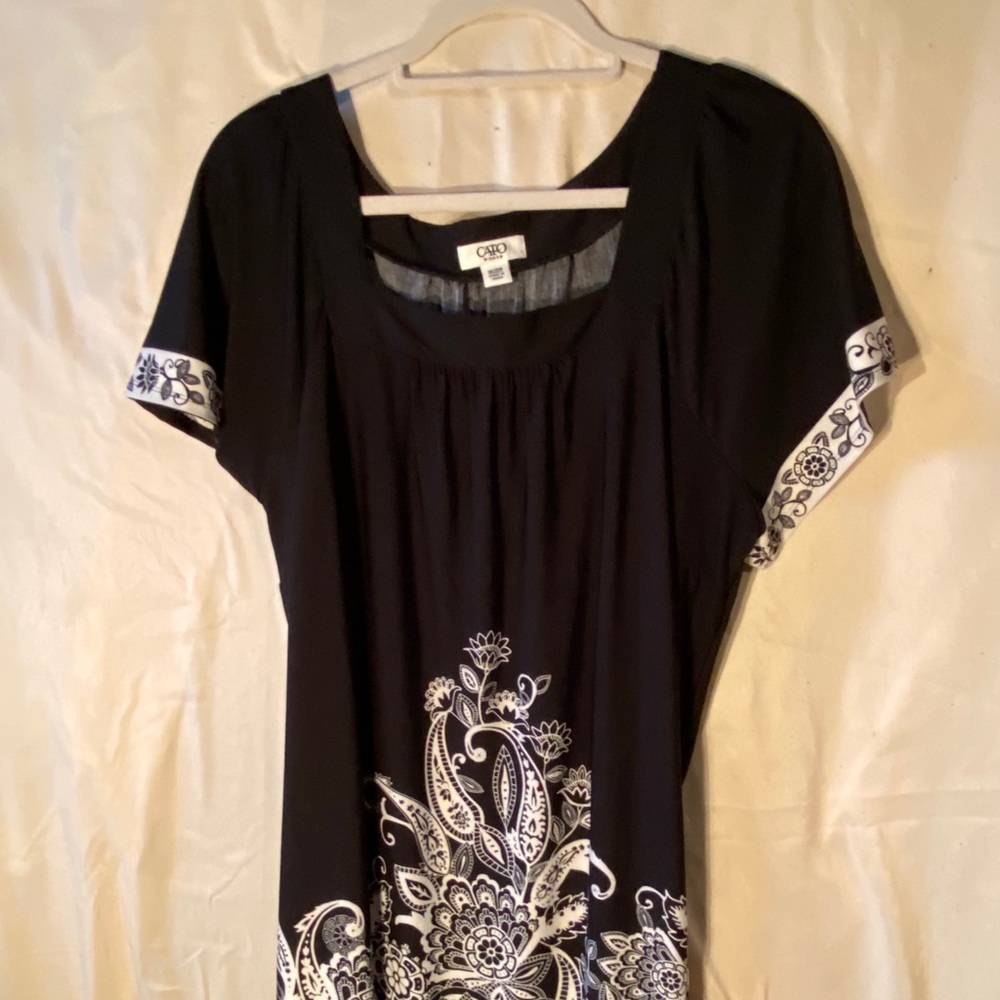 Black / cream sheath dress